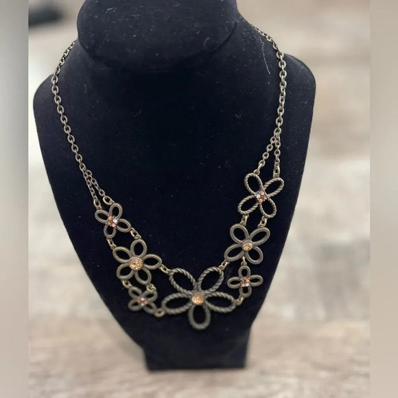 Adorable and Sexy Flowered vintage necklace choker style FINAL PRICE - Picture 1 of 4